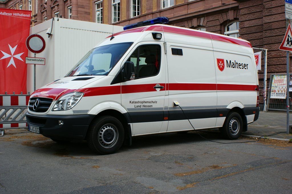 Mercedes Sprinter 313 CDI des Katastrophenschutzes Hessen. Aufgenommen am 19.05.2012.