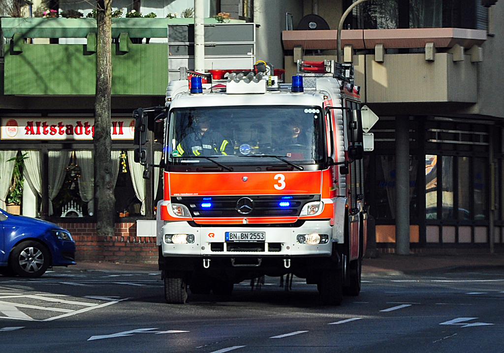 Mercedes TLF der Feuerwehr Bonn in Bad Godesberg - 30.11.2011