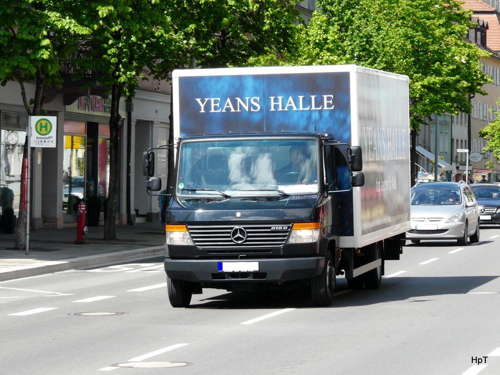 Mercedes unterwegs in der Stadt Konstanz am 11.05.2010
