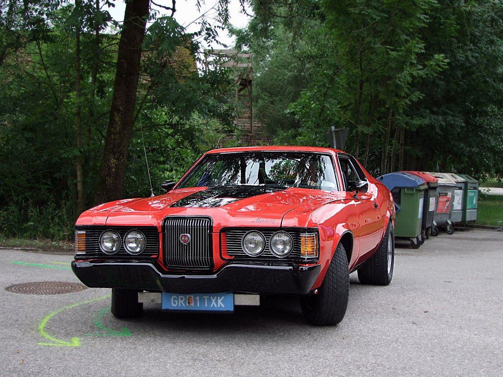 Mercury_Cougar-XR7 mit dem Baujahr1971 wird wohl nicht bei einer Oldtimerrundfahrt die Altstoffsammelcontainer hinter sich herziehen;100718