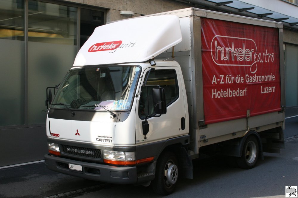 Mitsubishi Canter des Schweizer Unternehmens  Hunkeler Gastro , aufgenommen am 7. Oktober 2009 in Luzern.