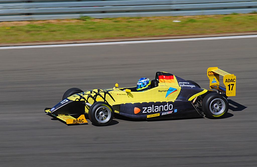Mitzieher von Nicolas Pohler, auf ADAC Formel Master am 16.9.12, Nrburgring