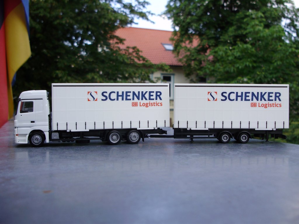 modell von der spedi schenker
mercedes actros jumbogliederzug