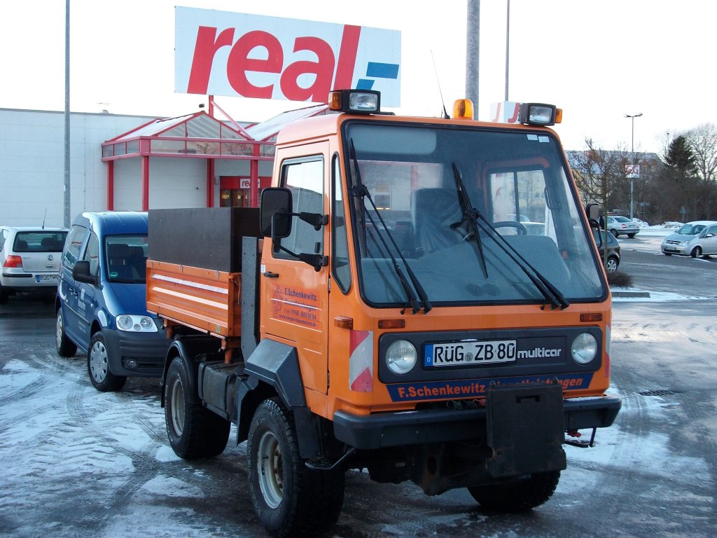 Nicht zu bersehen ist wo,am 27.Januar 2011,dieser Multicar in Bergen/Rgen stand. 