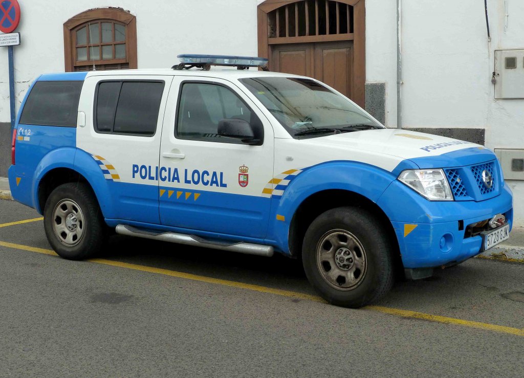 Nissan Phatfinder der Policia Local gesehen auf Lanzarote, Januar 2013