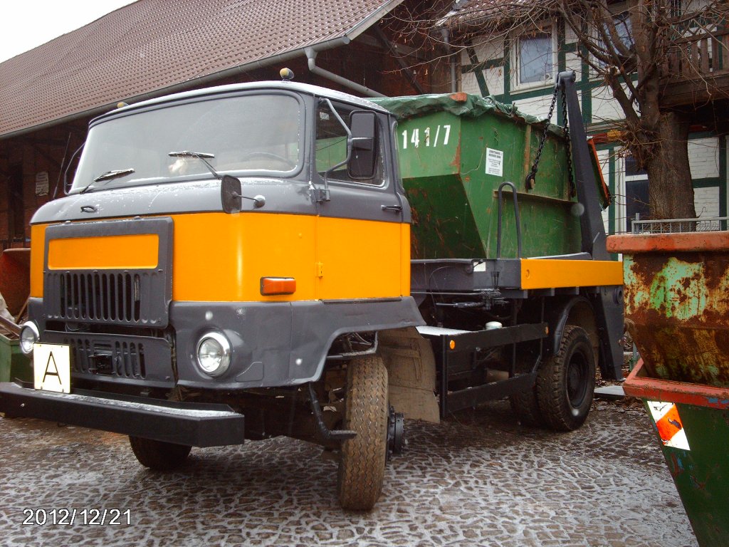 noch im Einsatz Januar 2013 in Wernigerode IFA L 60 mit Aufbau der Firma Spliess aus Magdeburg  Aufgenohmen 10.01.2013