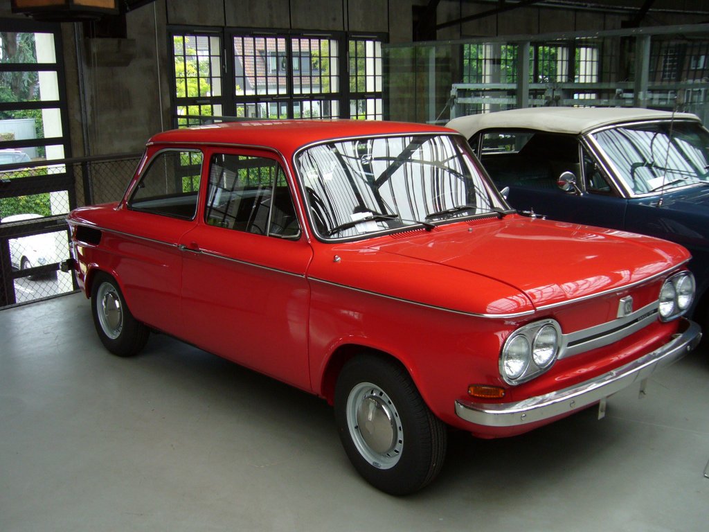 NSU TT. 1967 - 1972. Der TT war die Weiterentwicklung des NSU Prinz 1000 TT, der bereits 1965 vorgestellt wurde. Von diesem Modell, mit dem 1.177 cm 4-Zylinderreihenmotor und 65 PS, verkaufte NSU 49.327 Einheiten. Classic Remise Dsseldorf am 27.05.2012.
