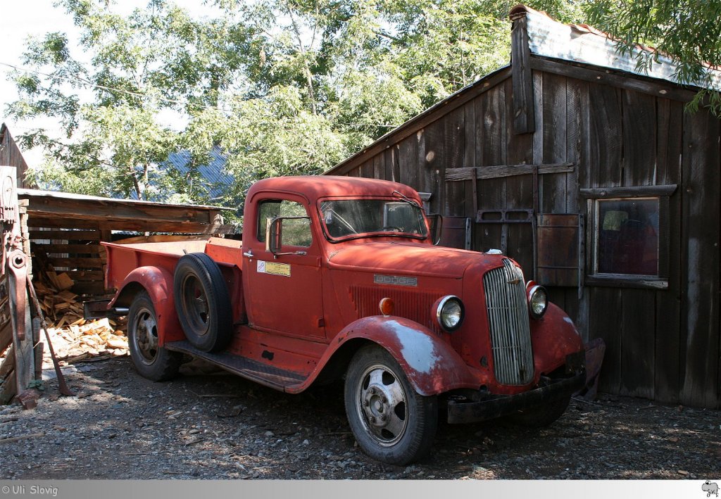Old and Rusty: 1936er (?) Dodge Pickup zu finden bei der groen Fahrzeugsammlung der 'Gold King Mine' in Jerome, Arizona / USA. Aufgenommen am 23. September 2011.