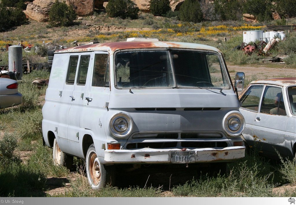 Old and Rusty: In Budville, New Mexico / USA wartet dieser Dodge A 100 Transporter auf seine Wiederauferstehung. Aufgenommen am 22. September 2011.