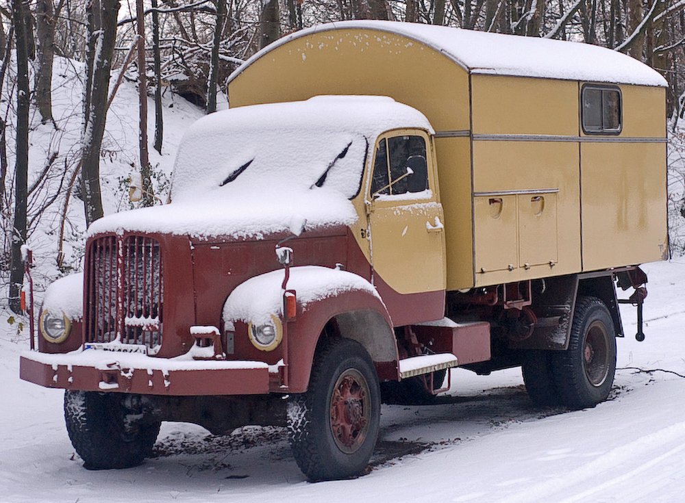 Oldteimer-Lkw im Schnee/NikonD200/