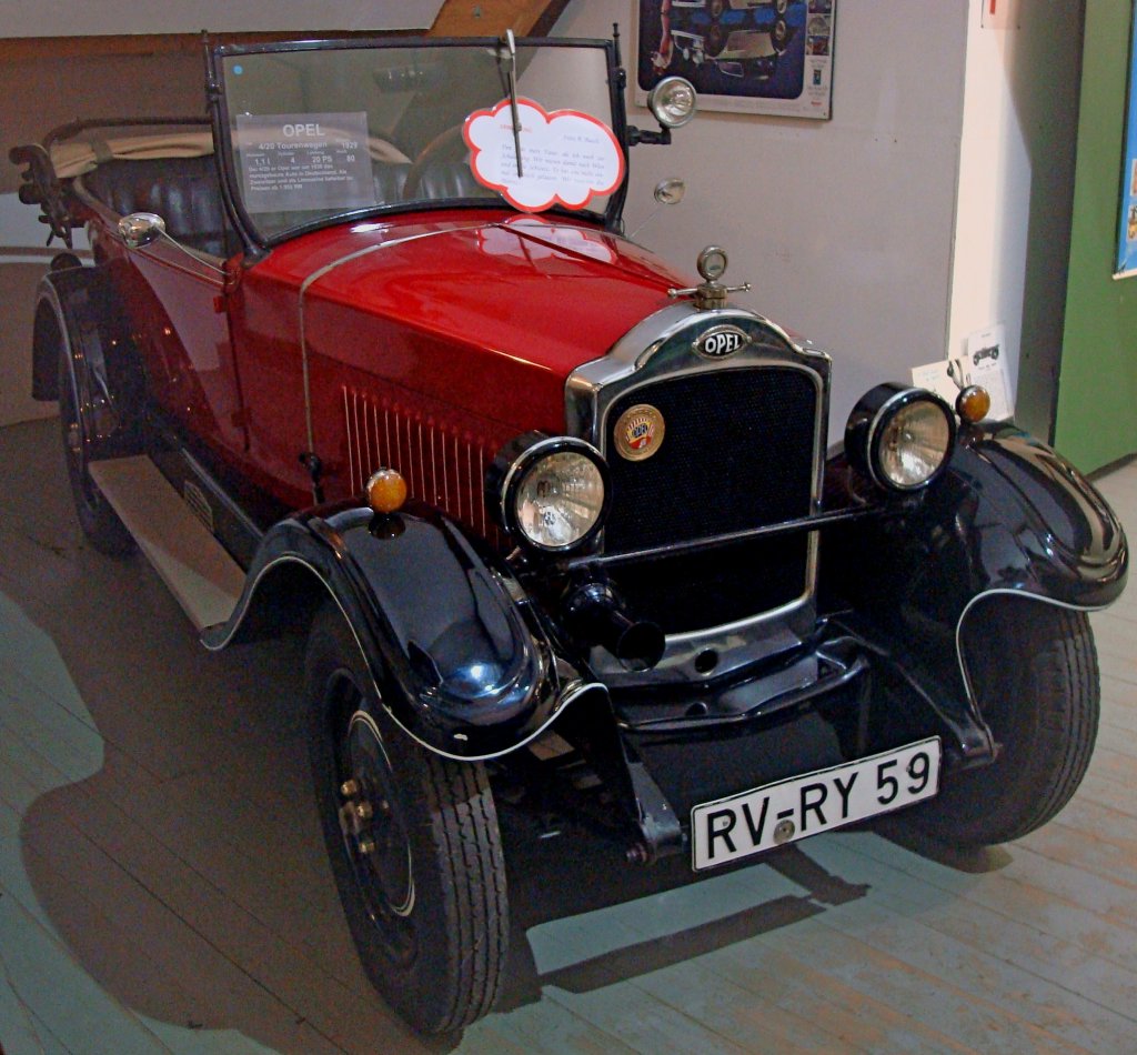 Opel 4/20, Baujahr 1929, 4-Zyl.Motor mit 1100ccm und 20PS, Vmax.80Km/h, war das meistgebaute Auto seinerzeit in Deutschland, Automuseum Fritz B.Busch, Aug.2012