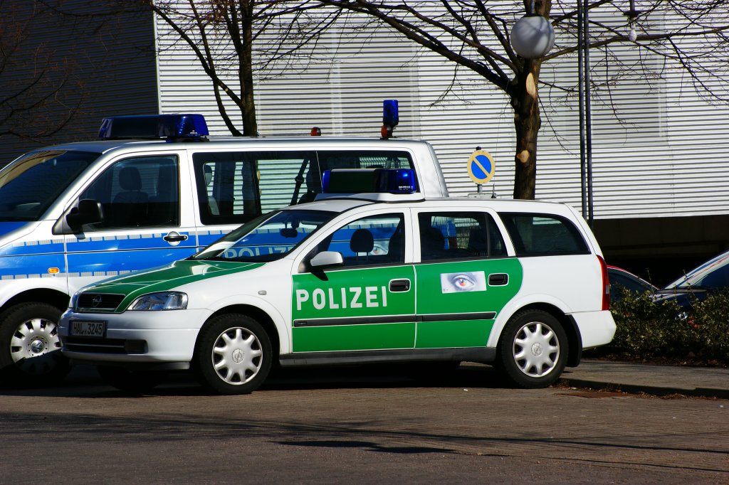 Opel Astra Caravan- Funkstreifenwagen der Polizei Halle (Saale). Aufgenommen am 06.03.2011.