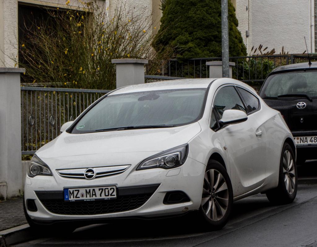 Opel Astra J 3trrer gesehen am 27.11.2012