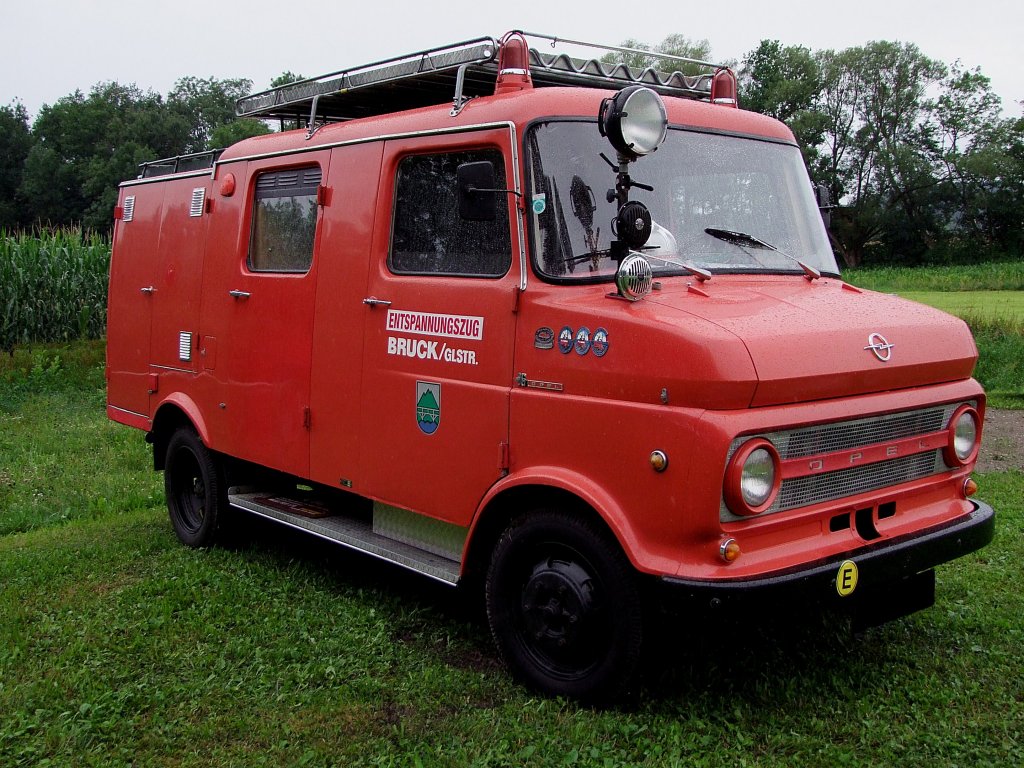 OPEL-Blitz; Baujahr 1967; ehemaliges Feuerwehreinsatzfahrzeug der FF Bruck/Glstr; ist trotz Schlechtwetter zur Wadholz-Classic2012 erschienen; 120715
