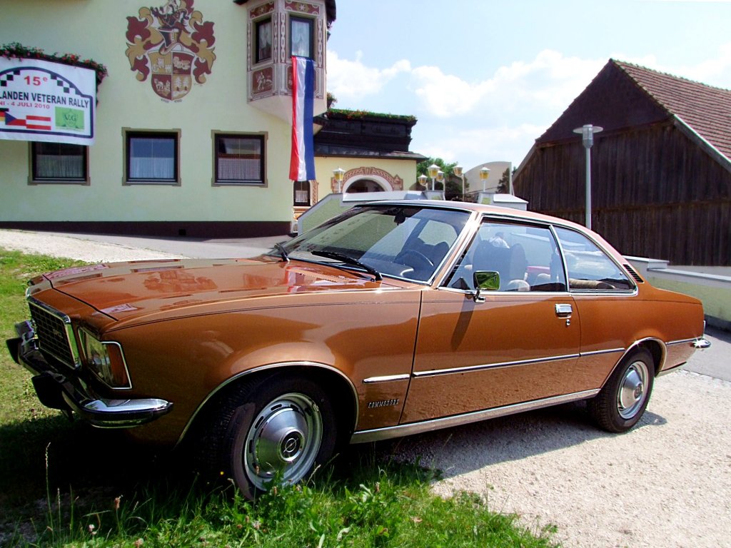 OPEL-Commodore Baujahr 1974 erwartet in Waldzell die Niederlndischen Veteranen;100629