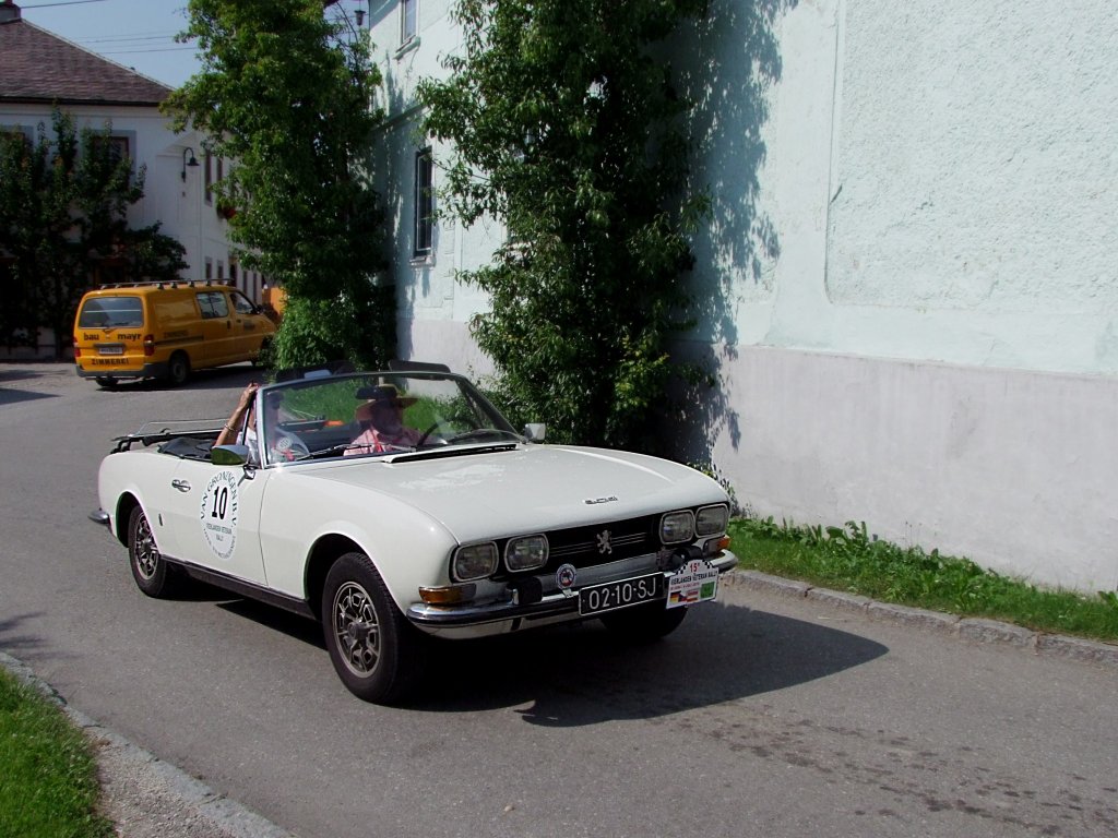 Peugeot-504Cabrio,Bj1971 hat anlsslich der  15e-Vierlanden-Veteran-Rally-2010  nur noch wenige Meter bis zum Etappenziel in Waldzell;100629