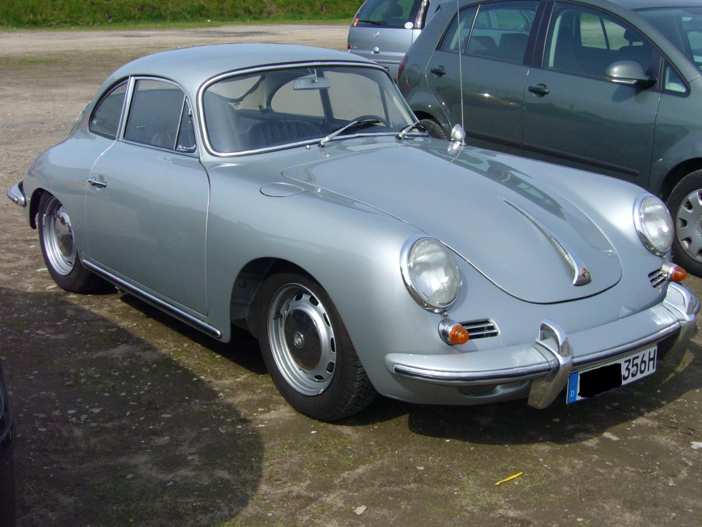 Porsche 356 C Coupe. Der 356 C war das letzte Modell der ra 356. Von 07.1963 bis 04.1965 liefen 16.668 356 C Modelle vom Band. Besucherparkplatz Niederrheinclassic.