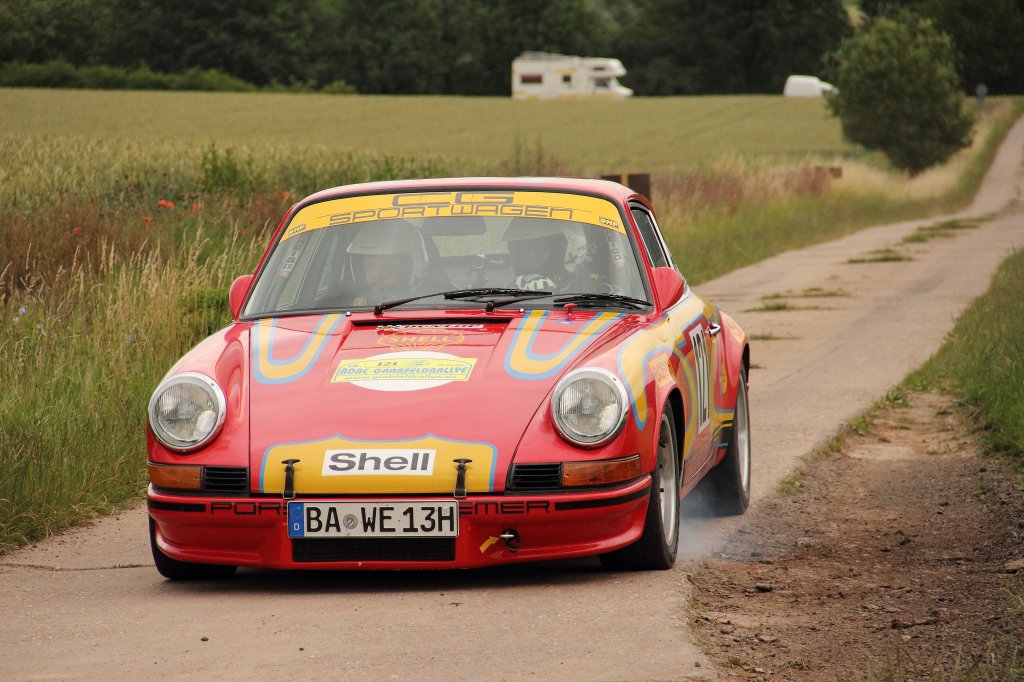 Porsche 911 während der Grabfeldrally WP 1 2011. Fahrer: Weinkauf, Beifahrer: Steinhübl.