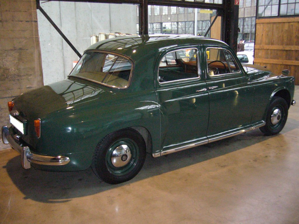 Profilansicht eines Rover P4 90. 1953 - 1959.Classic Remise Dsseldorf am 01.11.2012.