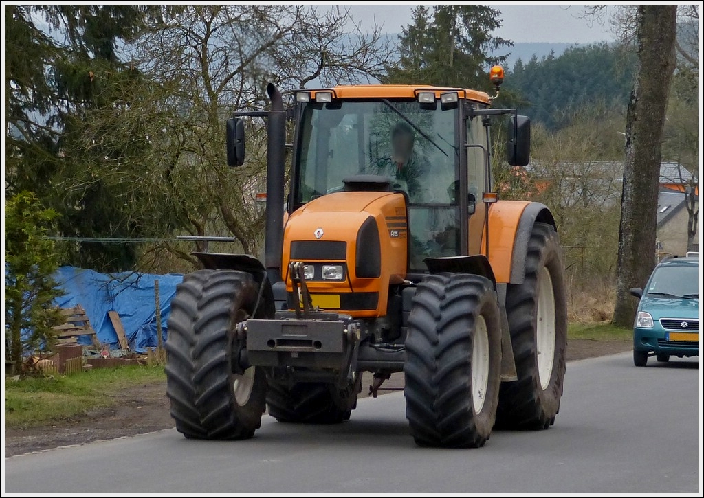 Renault Ares Traktor aufgenommen am 07.03.2013.