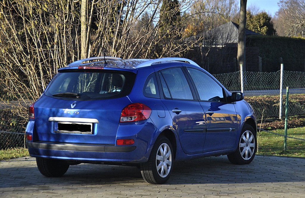 Renault Clio, am 16.01.2011 in Lehrte.