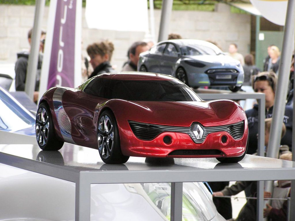 Renault DeZir. Leider wurde keinen 1:1-er auf dem WSR am 03.07.2011 ausgestellt  nur  diese Maquette.