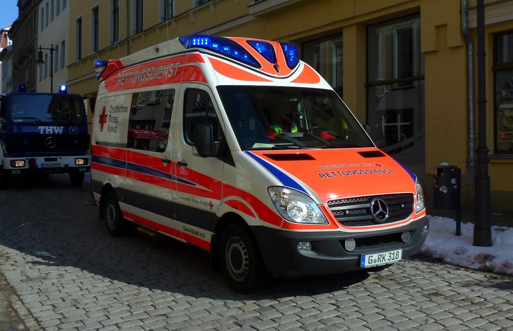 Rettungswagen RTW Mercedes Benz des Deutschen Roten Kreuzes Gera. Foto 16.03.2013