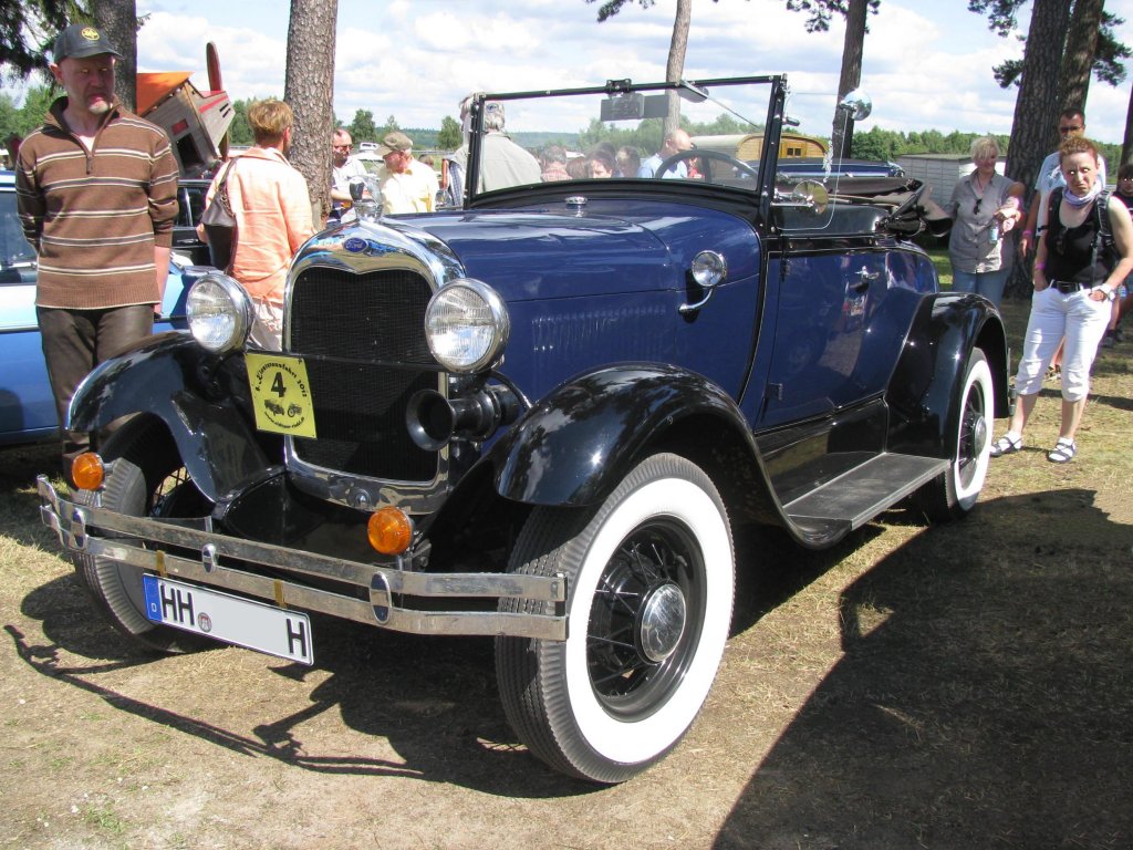 Roadester Ford A, Baujahr 1928, aus der Hansestadt Hamburg beim 18. Oldtimer- und Traktoren-Treffen im AGRONEUM in Alt Schwerin [12.08.2012]
