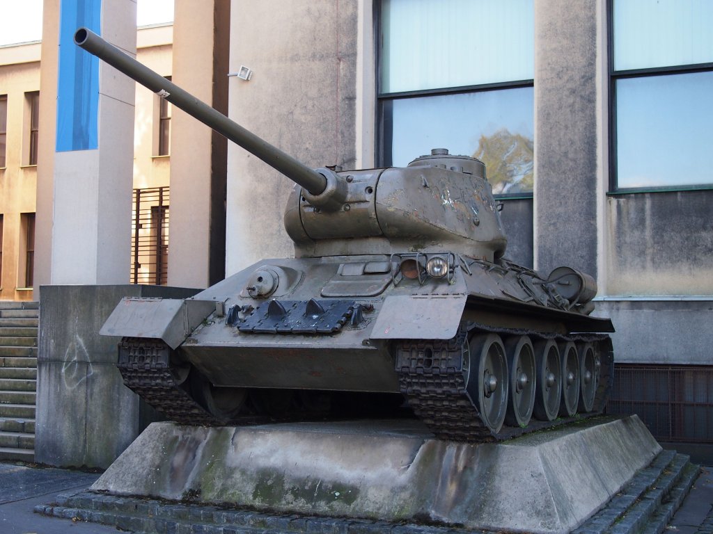 Russischer T-34 Panzer in Militärmuseum VHU Praha ´i¸kov am 31. 10. 2012.