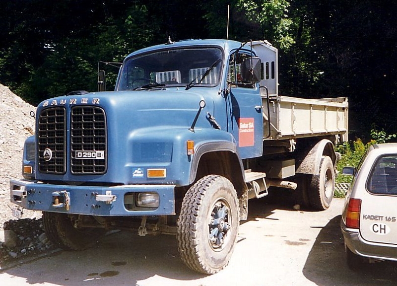 SAURER-Kipper am Genfer See, Sommer 1987. Scan vom Papierabzug.