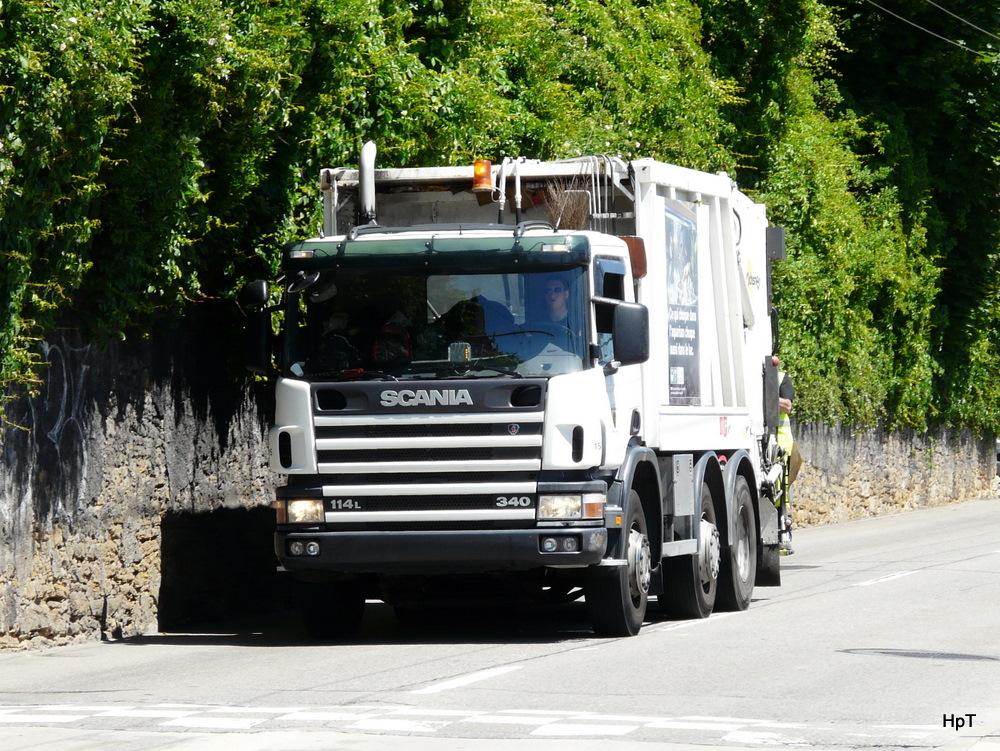 Scania 114 L 340 Müllwagen unterwegs in Neuchatel am 18.05.2011