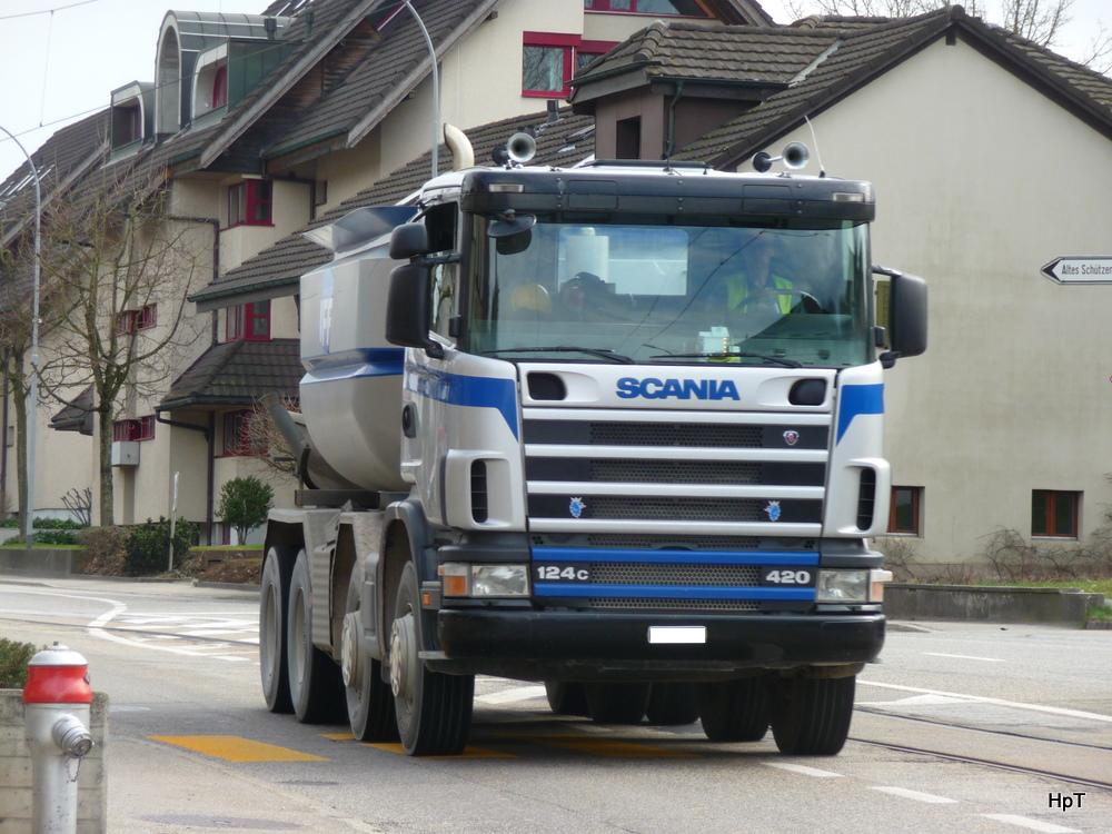 Scania 124c 420 betontransporter in Aarwangen am 25.03.2010