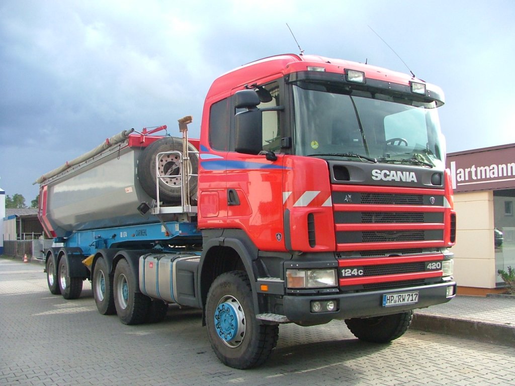 Scania 124G mit Carnehl-Mulde, 20.09.10-