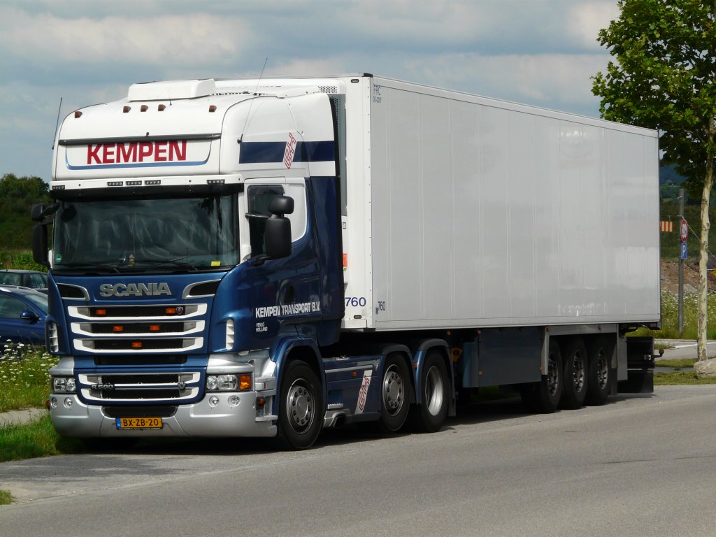 Scania New R560 (6x2)  Kempen  aus den Niederlanden, abgestellt in Crailsheim, 19.07.2011