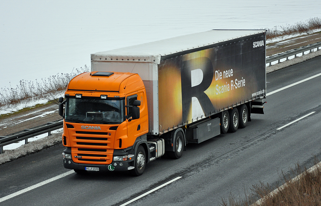Scania R 420 auf der A61 bei Miel - 03.01.2011