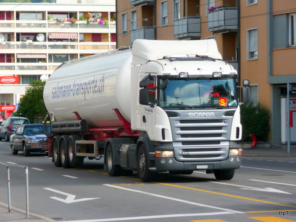 Scania R420 Sattelschlepper unterwegs in Nidau am 13.08.2011