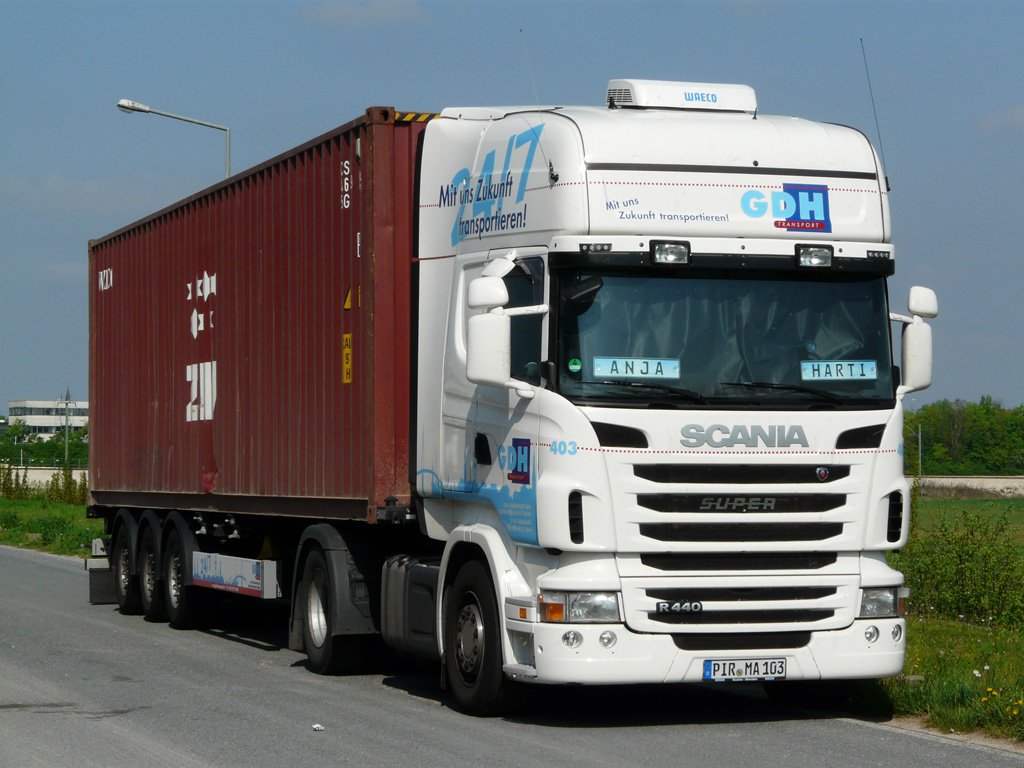 Scania R440 von  GDH  mit Container-Auflieger am 1. Mai 2012 im Nrnberger Hafengebiet