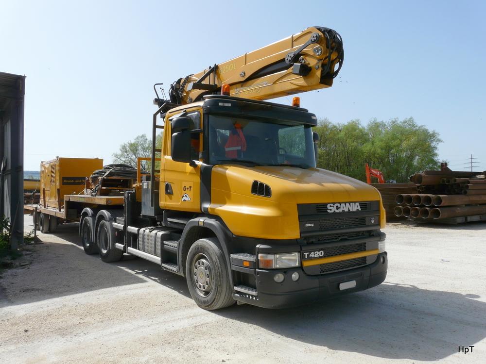 Scania T420 Satelleschlepper in Bellach am 10.04.2011