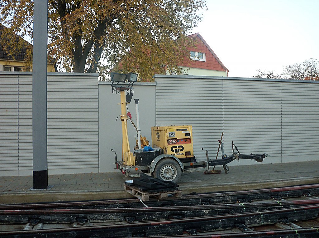 Scheinwerferwagen, auf einer Baustelle fr die Stadtbahnverlngerung der Linie A-Sd (Linie 7), der stra. Foto vom 31.11.10
