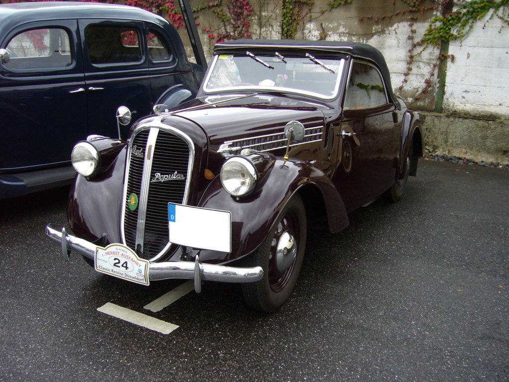 Skoda Popular Cabriolet von 1938. Oldtimer Herbstfest an der Classic Remise Dsseldorf am 06.10.2012.