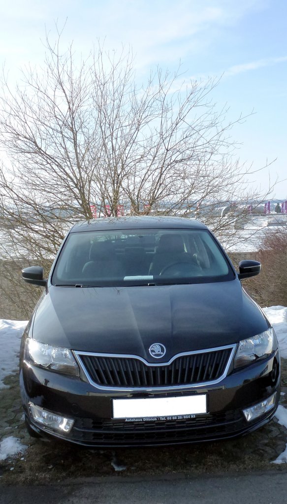 Skoda Rapid Fotos Fahrzeugbilder.de
