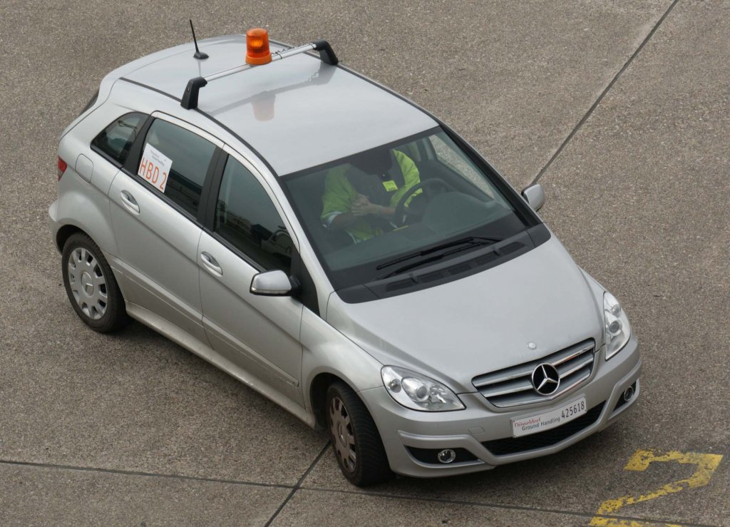 Sonderfahrzeug  HBD 2/425618 , DUS-Ground Handling, EDDL-DUS, Dsseldorf, 17.03.2009, Germany 

