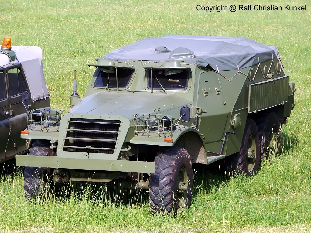 SPW-152 (BTR-152) - sowjetischer Schützenpanzerwagen, Allrad, NVA - Fahrzeug befindet sich im Bestand des Vereins für Militärhistorische Rad- und Kettenfahrzeuge Torgau - fotografiert zum  Tag der Begegnung  am 31.05.2008 