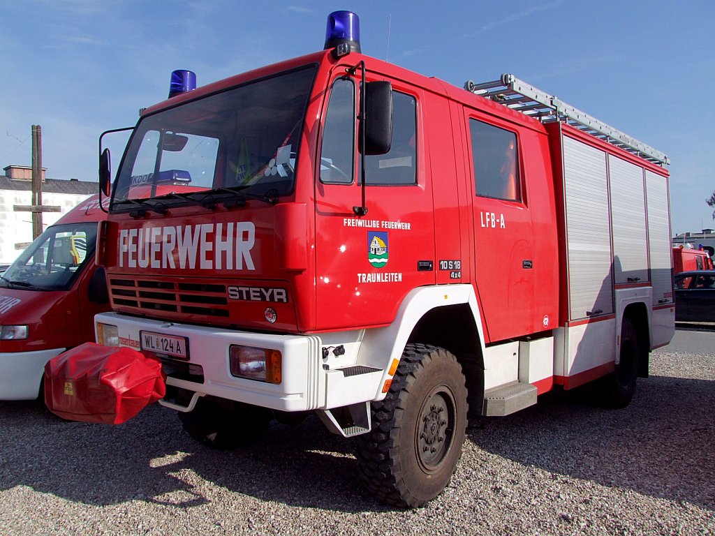 STEYR 10S18 4x4 LFB-A  der FF-Traunleiten, anlsslich eines Feuerwehrwettbewerbes; 090711