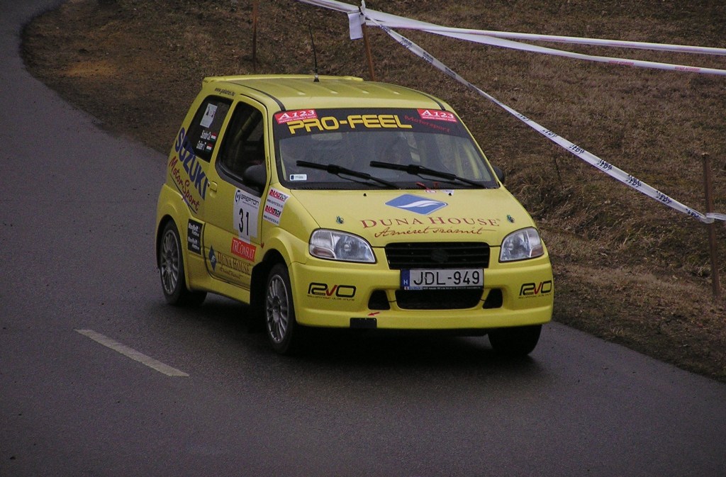 Suzuki Ignis, aufgenommen am 11.03.2012 auf dem Rallye Sprint bei Abaliget
