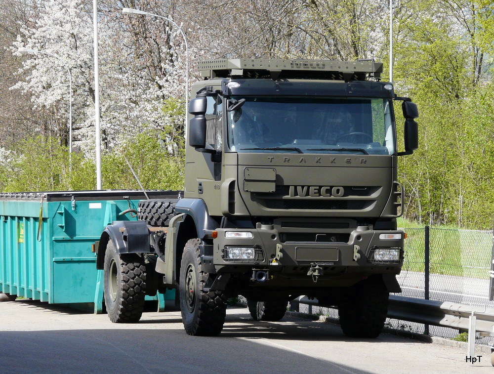 Swiss Army  IVECO TRAKKER in Bellach am 10.04.2011