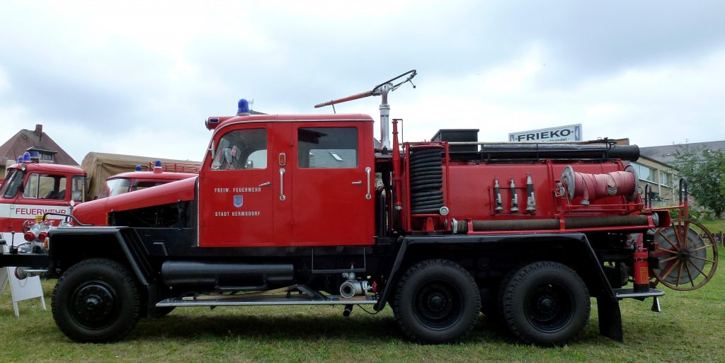 Tanklschfahrzeug 15 G 5 ( TLF 15 G 5 ) der Freiwillige Feuerwehr Hermsdorf. 
Zusehn beim Fest 125 Jahre Freiwillige Feuerwehr Triebes. Foto 11.08.2012 