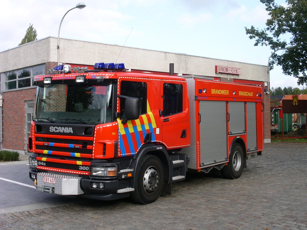 Tanklschfahrzeug Scania 94G300 Aufbau Autokaross der Feuerwehr Brasschaat, Aufnahme am 29.10.2006