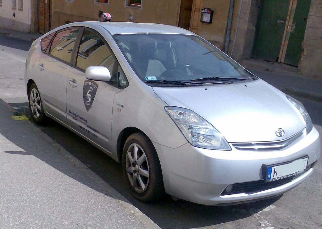 Toyota Prius II, am 03.05.2010.