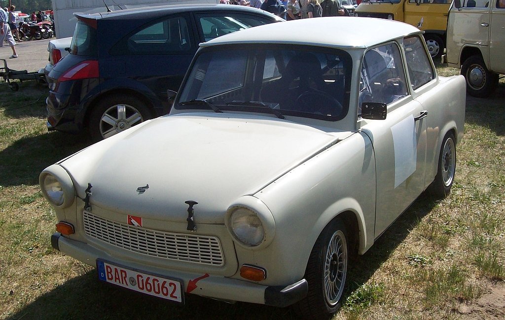 Trabant 601 beim 3. OST-Fahrzeug-Treffen auf dem Flugplatz Finow am 25.04.2009